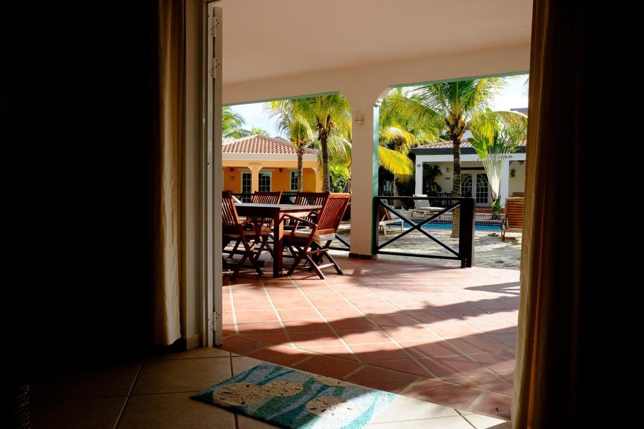 Villa Olivia Poolside Kralendijk Exterior foto